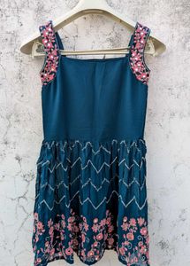 🌸 Elegant Teal Embroidered Sharara Set 🌸