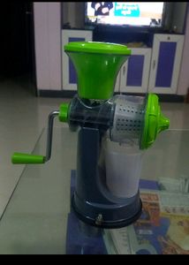 Mini Portable Juicer