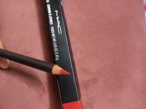 MAC Lipliner Cherry And Chicory