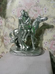 Romantic Couples Show Piece....