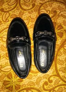 Retro Style Black Loafers
