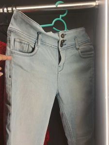 Light Wash High-Waisted Jeans