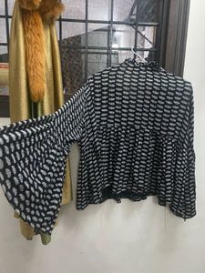 Patterned Black &amp; White Top