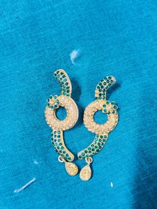 Elegant Green Earrings