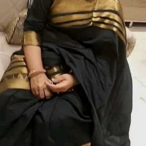 Elegant Black &amp; Gold Saree