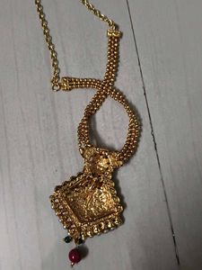 Elegant Gold-tone Necklace