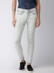 Levis Jeans Light Wash Denim Women