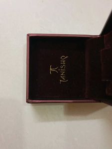 tanishq ear rings box