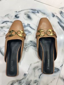 Brown Tan Nude Flats By Van Heusen