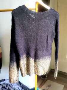 Chic Black &amp; Gold Sweater