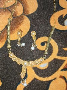 Elegant Golden Necklace