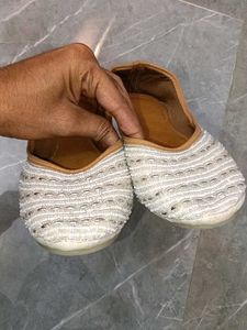 Embroidered Ethnic Jutti Flats