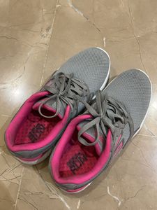 Skechers Grey/pink Sport Shoes