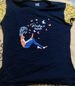 Reading & Dreaming Graphic Tee