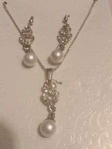 Necklace &amp; Chain With Earings