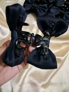 Bow Clutcher