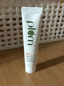 PLUM GREEN TEA SUNSCREEN SPF35 PA+++