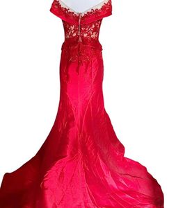 Red Embellished mermaid gown💖🎀🦋