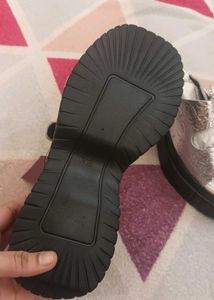 Blush Footwear New...size 40