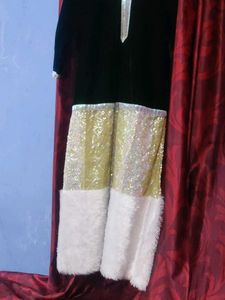 Beautiful Gown ☺️ L Size Available
