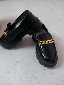 Chunky Chain Loafers