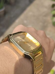 Beautiful Golden SONA watch