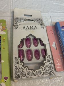 Set Of 3 Press On Nails