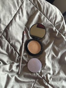 Faces Canada Compact