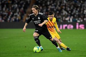 Real madrid Y-3 Adidas rare Modric football jersey