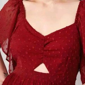 a Very pretty dress under fabric silk and upper ne