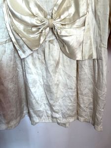 Beautiful Top With Bow Details