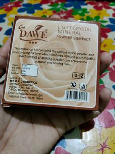 DAWE LIGHT CRYSTAL MINERAL POWDER COMPACT