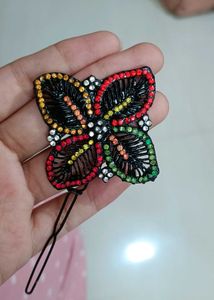 2 Hair Clips