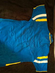 T-shirt With Vintage Fashion Style In Woolen Fabri