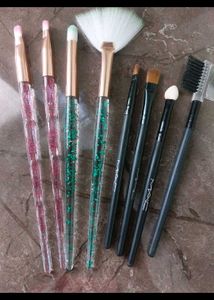 Makeup Kit+ 8 Brushes+13combs