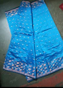 Elegant Blue Leaf Pattern Saree