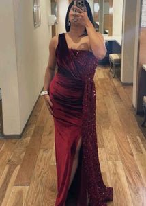 Elegant One-Shoulder Gown/ Dress