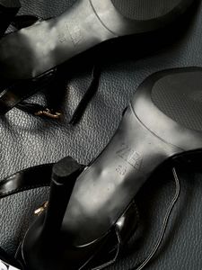✨ ZARA Glossy Black Strappy Heels 👠
