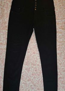 Classic Black High-Waisted Skinny Jeans
