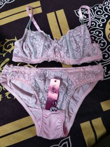 Lace Bra &amp; Panty Set