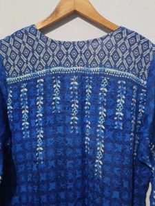 Sabhyata Kurta With Beads &amp; Sequins Embellishments
