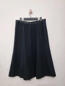 Chic Black Midi Skirt (Imported)