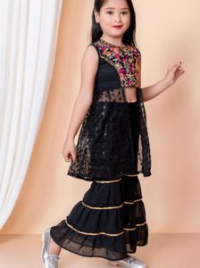 Girls&#39; Black Embroidered Outfit