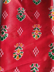 Red &amp; Green Patterned Saree