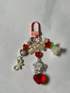 CUTE STRAWBERRY CHARM KEYCHAIN🍓