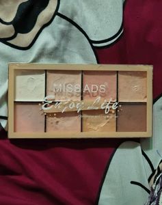 Concealer and Highlighter Pallate