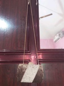 Velvet Slingbag