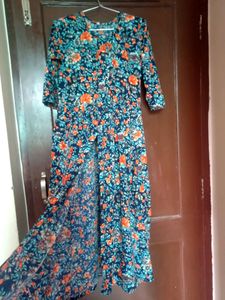 Beautiful Kurti With Slit
