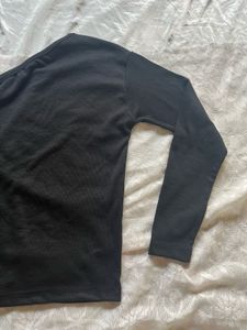 Black One-Shoulder Long Sleeve Top