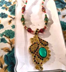 Green Stone Pendant Necklace
